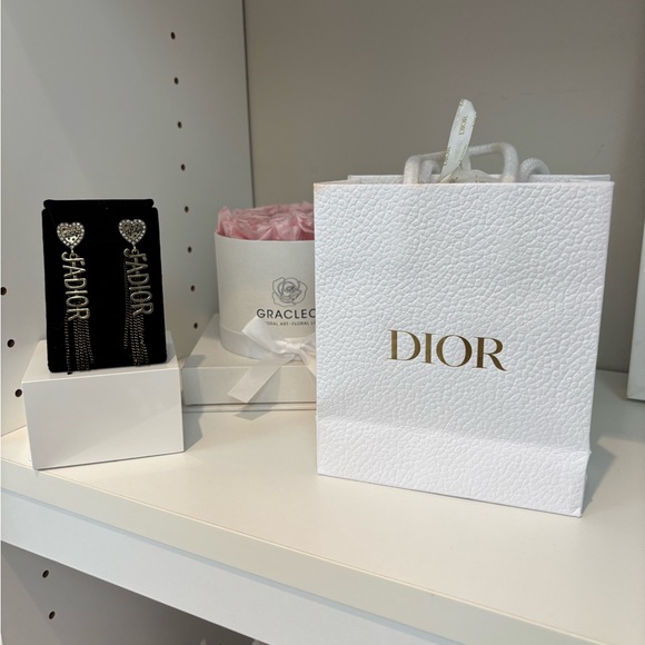 Elegant Silver Heart Dior gunmetal Earrings - Picture 3 of 5